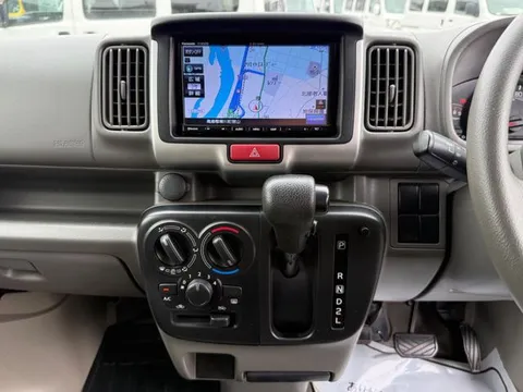 Mitsubishi Minicab Van
