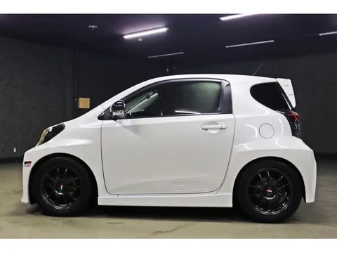 Toyota iQ
