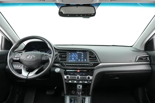 Hyundai Elantra (Avante)