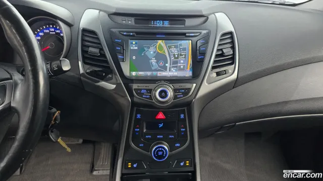 Hyundai Elantra (Avante)