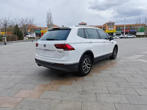 Volkswagen Tiguan L