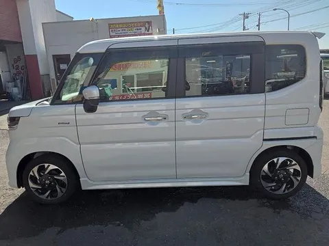 Suzuki Spacia Custom