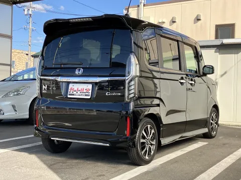 Honda N-BOX Custom