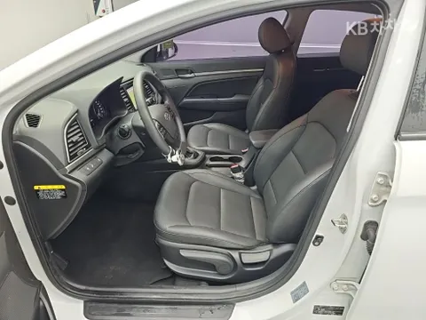 Hyundai Elantra (Avante)