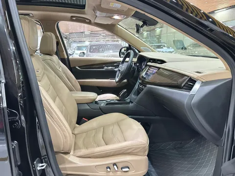 Cadillac XT6
