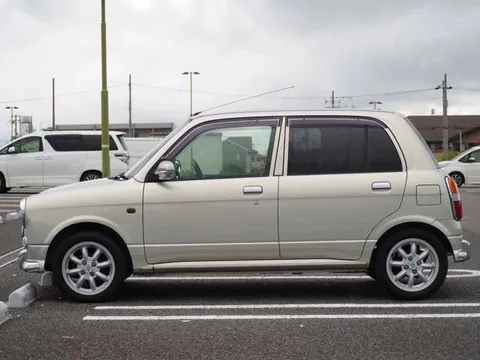 Daihatsu Mira Gino