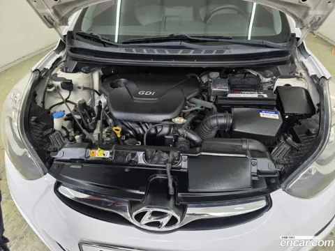 Hyundai Elantra (Avante)