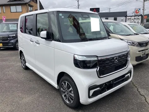 Honda N-BOX Custom