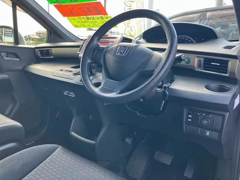 Honda Freed Spike