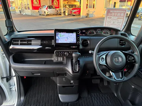 Honda N-BOX Custom