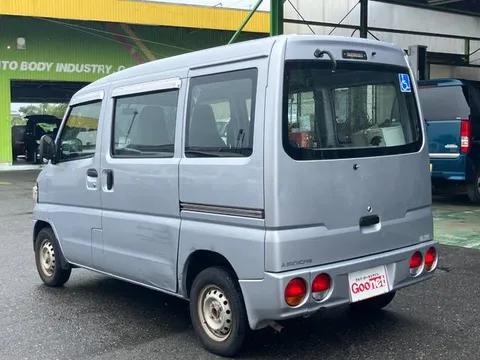 Mitsubishi Minicab Van