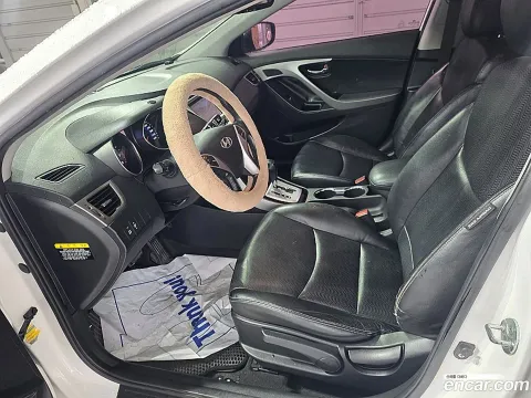 Hyundai Elantra (Avante)