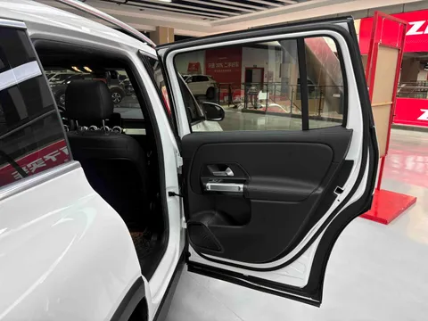 Mercedes-Benz Mercedes-Benz GLB
