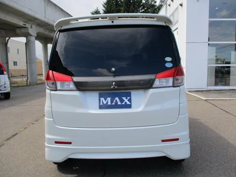 Mitsubishi Delica D:2