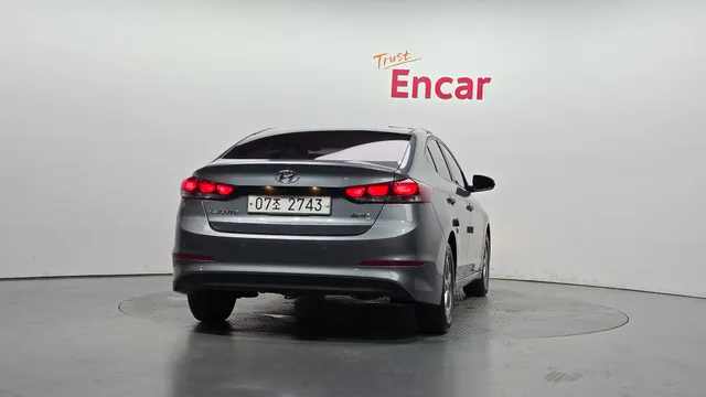 Hyundai Elantra (Avante)