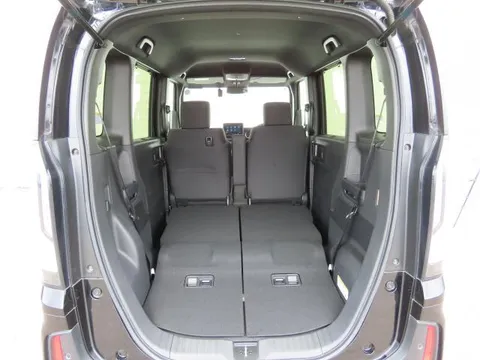 Honda N-BOX Custom