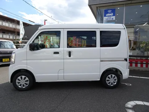 Nissan Clipper Van