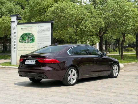 Jaguar XFL