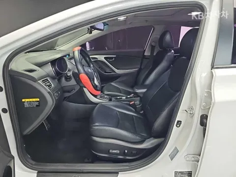 Hyundai Elantra (Avante)