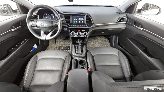 Hyundai Elantra (Avante)
