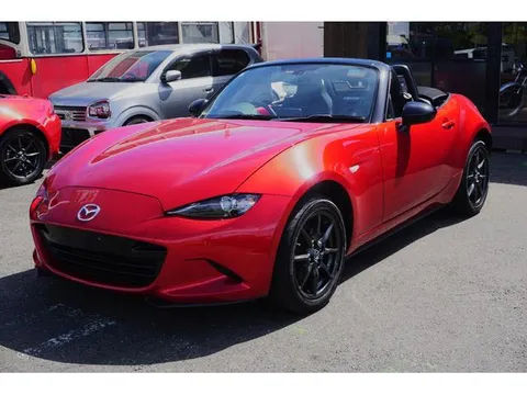 Mazda MX-5 (Roadster)