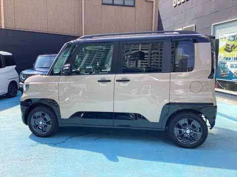 Mitsubishi Delica Mini
