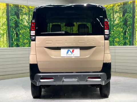 Mitsubishi Delica Mini