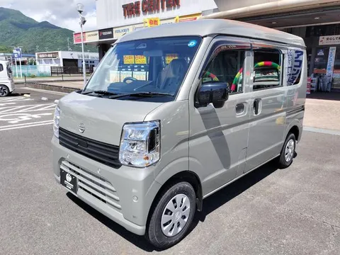 Nissan Clipper Van
