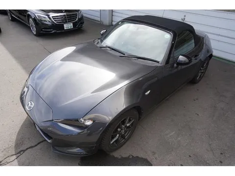 Mazda MX-5 (Roadster)
