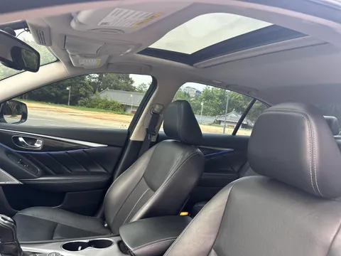 Infiniti Q50L