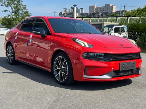 Lynk & Co 03