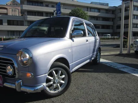 Daihatsu Mira Gino