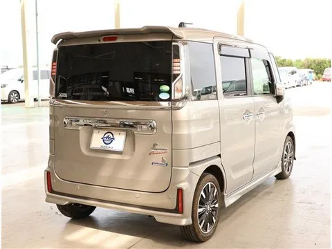 Suzuki Spacia Custom
