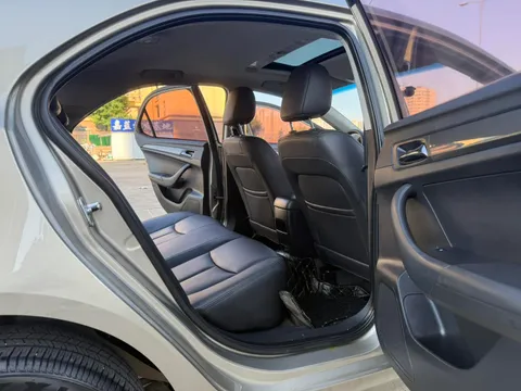 Roewe 360