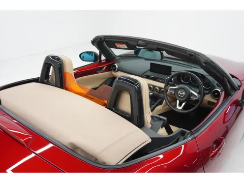 Mazda MX-5 (Roadster)
