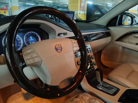 Volvo S80L