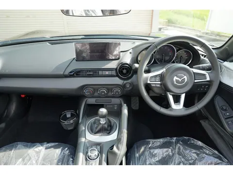 Mazda MX-5 (Roadster)