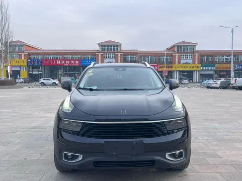 Lynk & Co 01