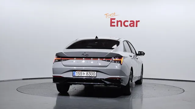 Hyundai Elantra (Avante)