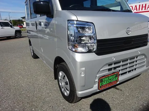 Nissan Clipper Van