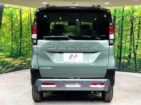 Mitsubishi Delica Mini