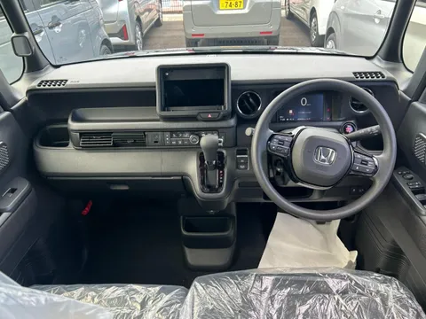 Honda N-BOX Custom