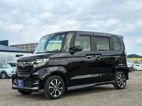 Honda N-BOX Custom