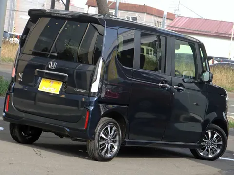 Honda N-BOX Custom