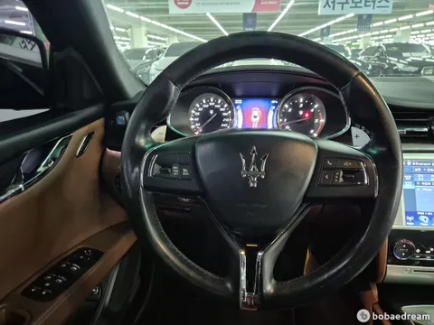 Maserati Quattroporte