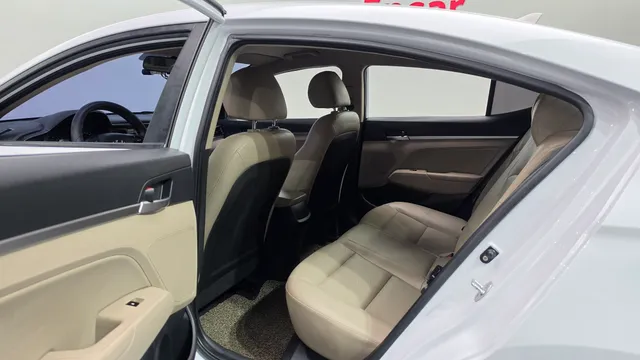 Hyundai Elantra (Avante)