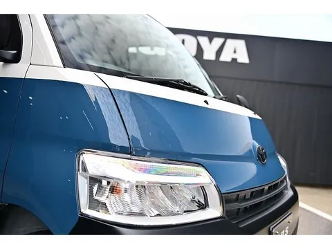 Toyota TownAce Van