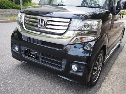 Honda N-BOX Custom