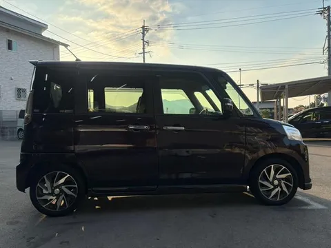 Suzuki Spacia Custom