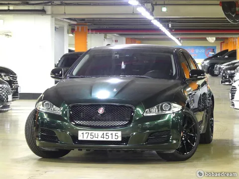 Jaguar XJ